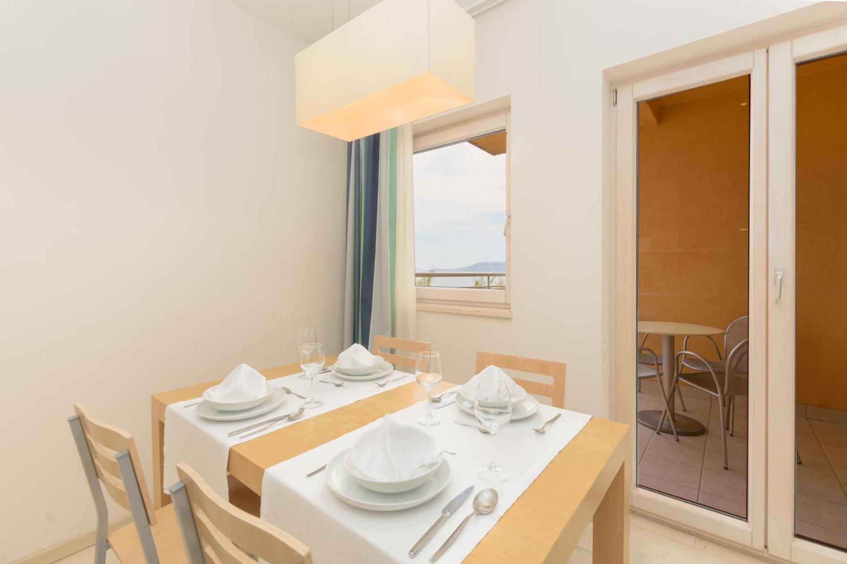 Apartments Grand Novi Vinodolski Resort Bilik gambar